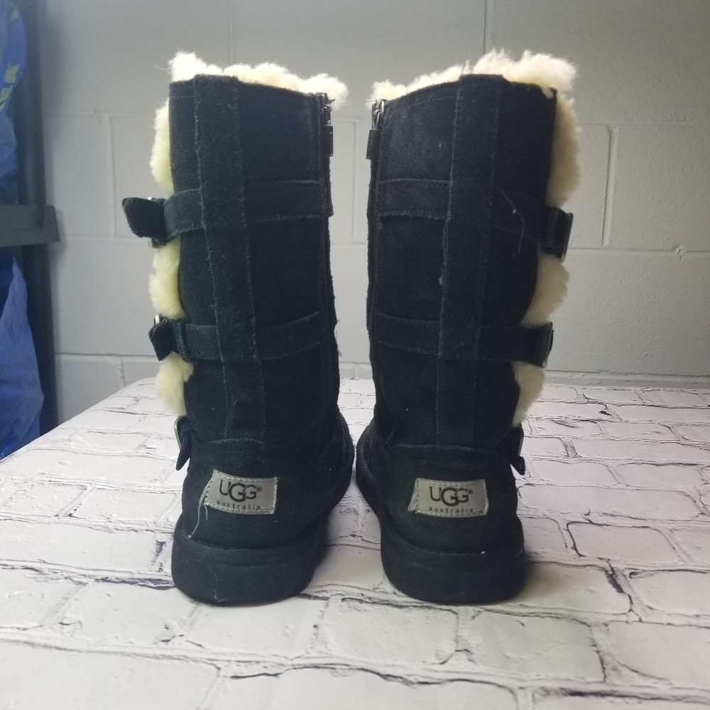 Ugg Maddi black shearling buckle boot 4 girls 6 women - Picture 12 of 15